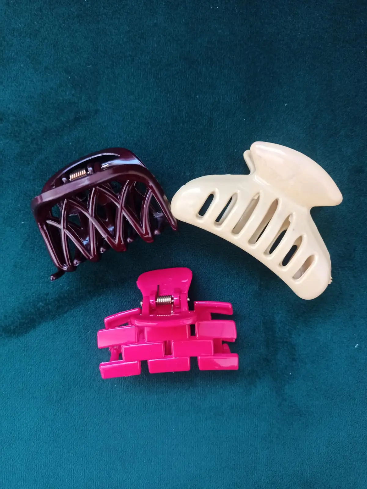 Pince moyen à cheveux en plastique -   | Parfumerie & Parafumerie en ligne