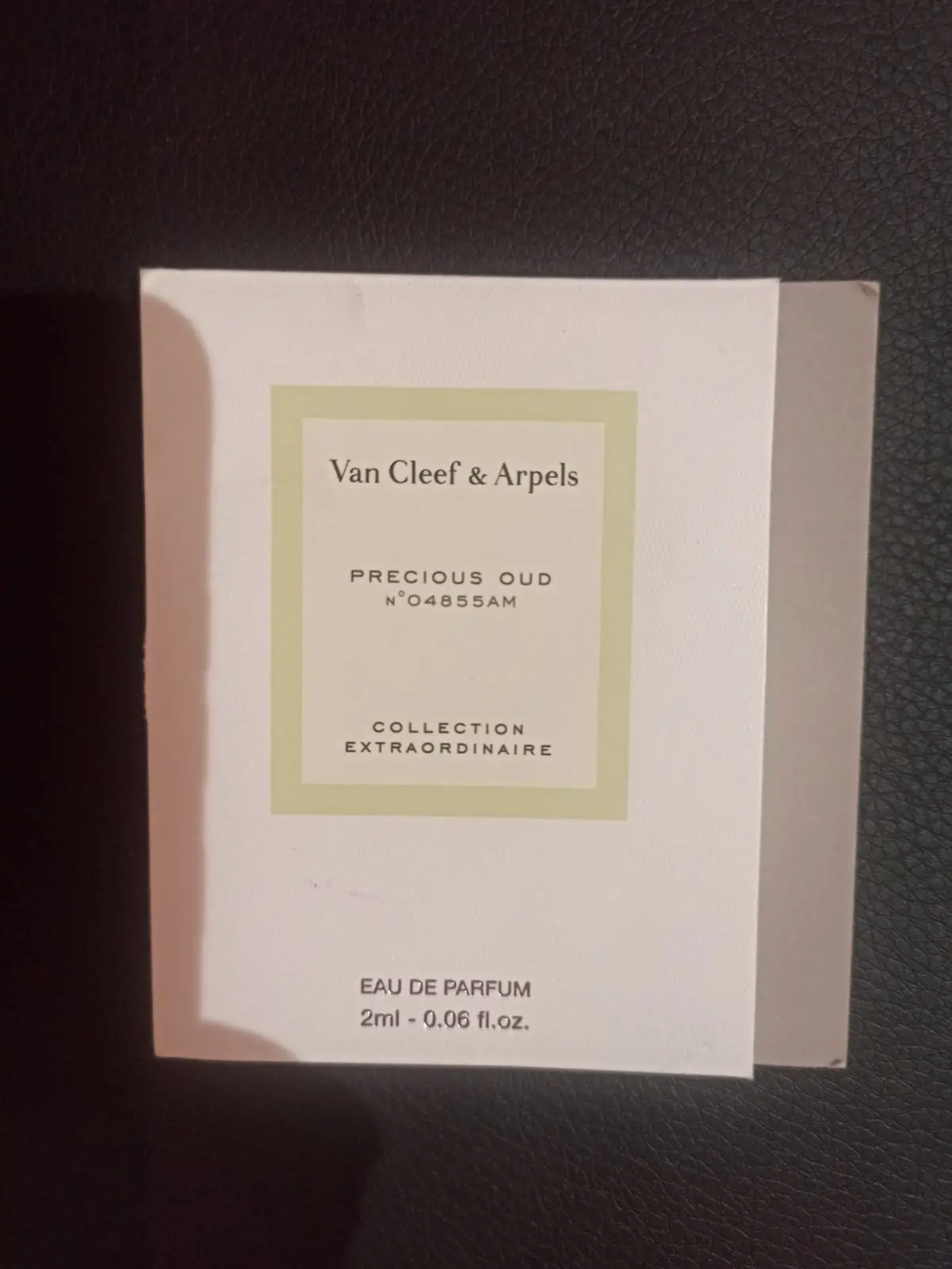   Échantillon parfum van cleef & arpels precious oud - Parfum et cosmétiques authentiques en vente chez Choupinette para & parfumerie