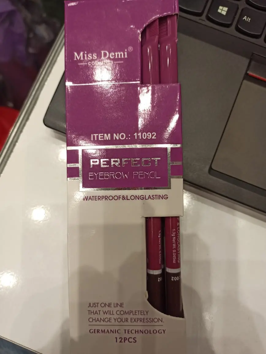 Crayon sourcils marron miss demi perfect  - Miss demi | Parfumerie & Parafumerie en ligne