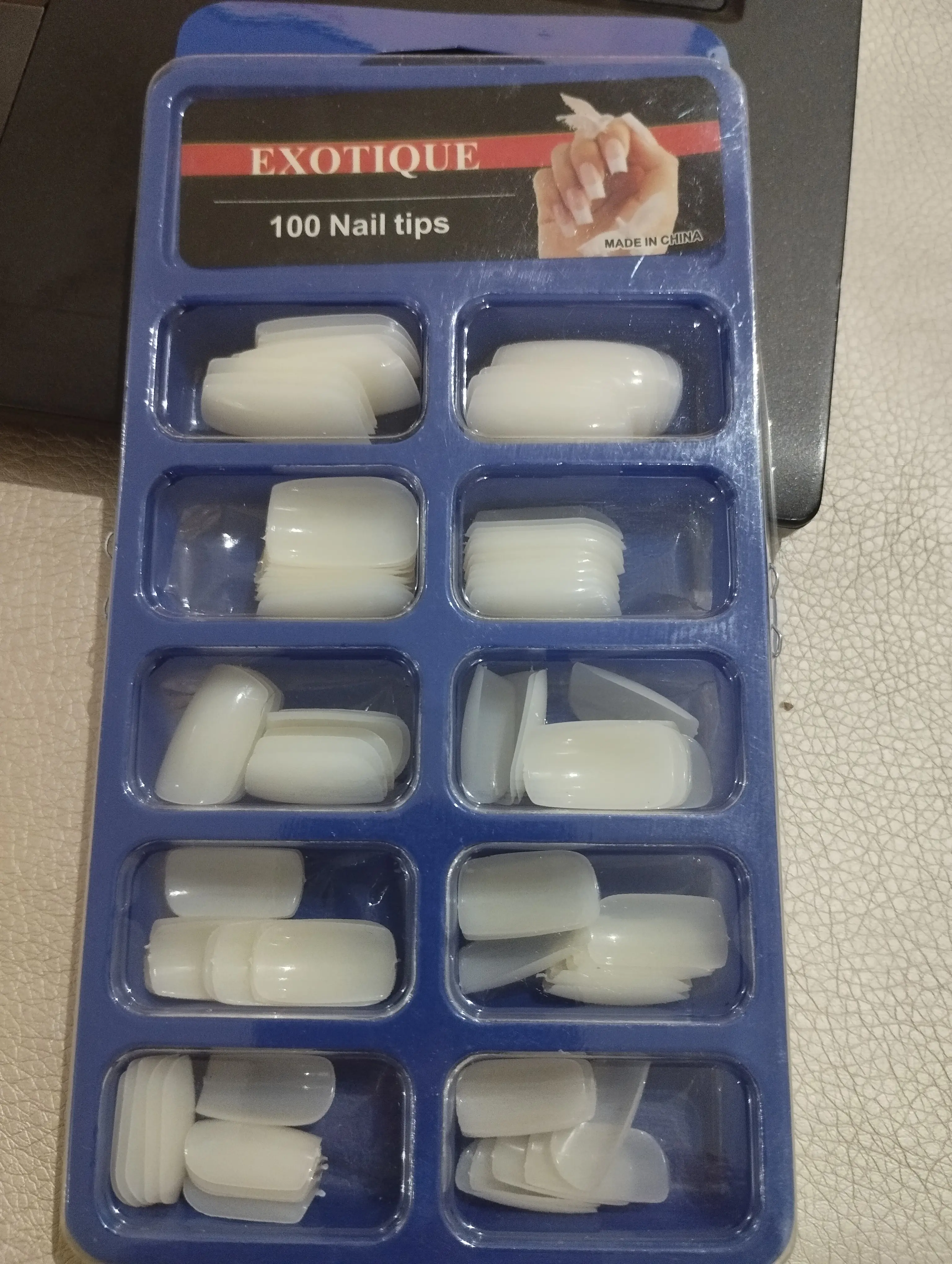 Faux ongles blanc exotique -   | Parfumerie & Parafumerie en ligne