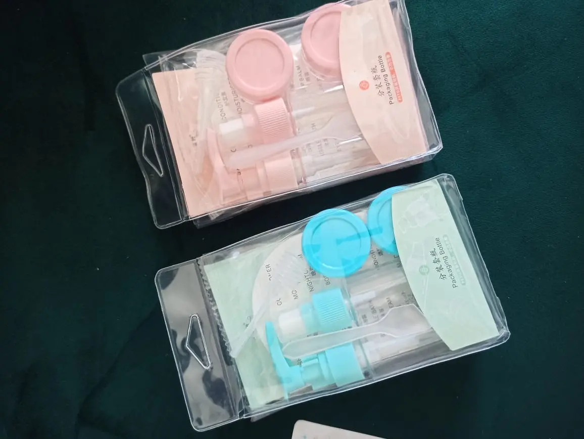 Pack accessoires de voyage 7 pièces packaging bottle -   | Parfumerie & Parafumerie en ligne