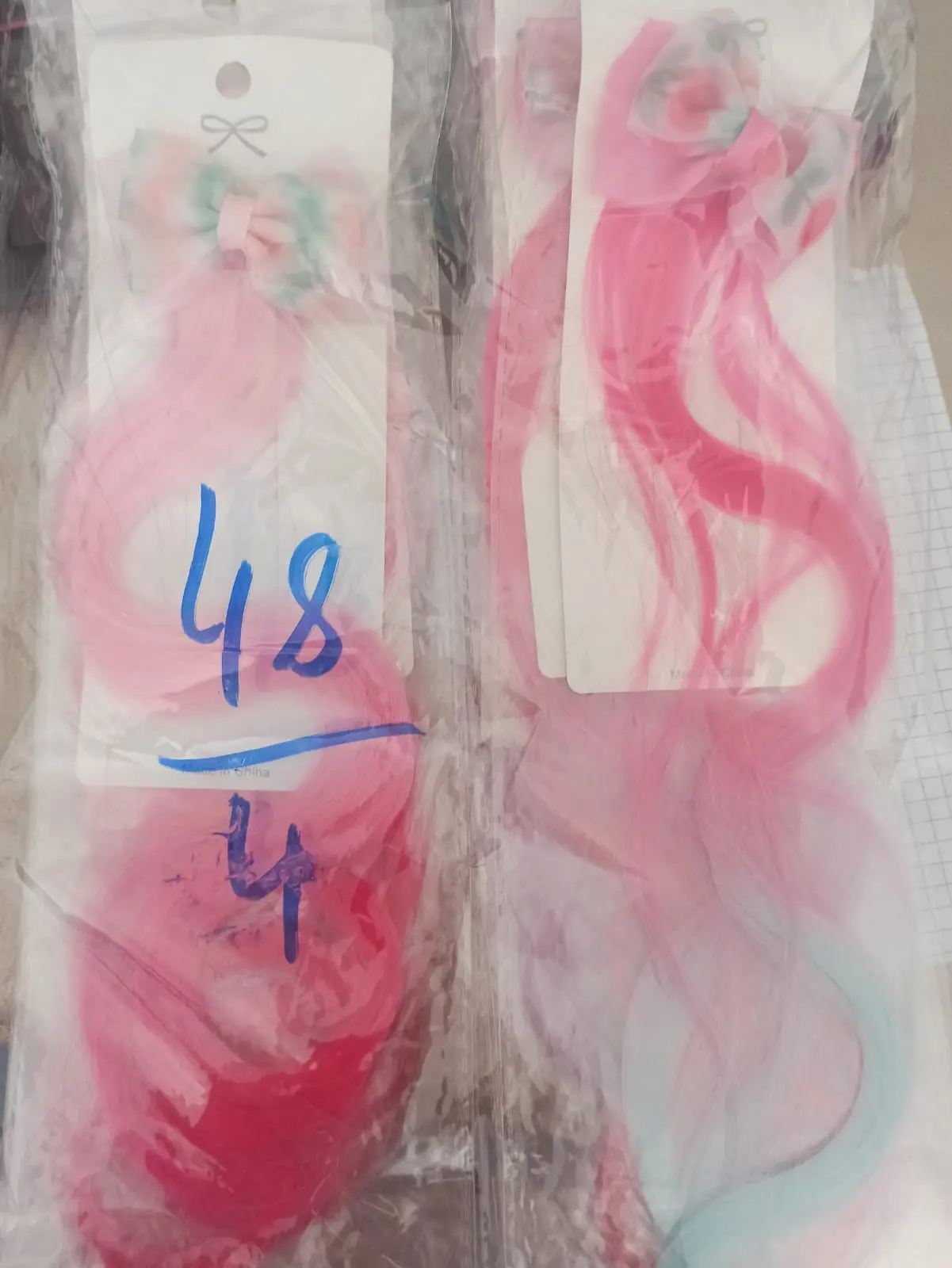   Barrette avec extention cheveux en couleurs 8dhs - Parfum et cosmétiques authentiques en vente chez Choupinette para & parfumerie