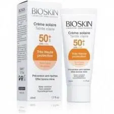 Bioskin Écran solaire bioskin teinté tous types de peaux  50+ 50ml - Parfum et cosmétiques authentiques en vente chez Choupinette para & parfumerie