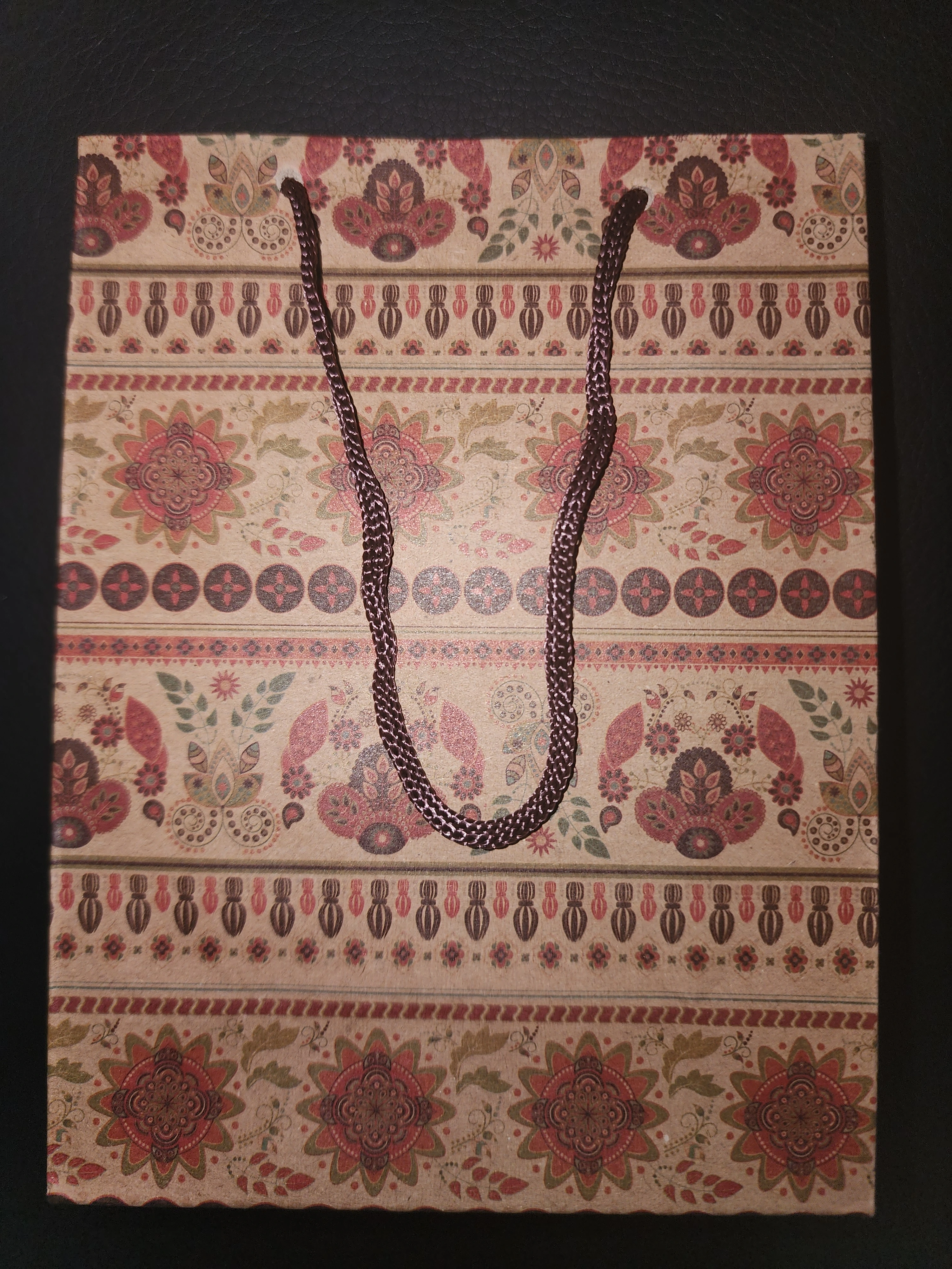 sachet cadeau petit 14/11cm motif fleur -   | Parfumerie & Parafumerie en ligne