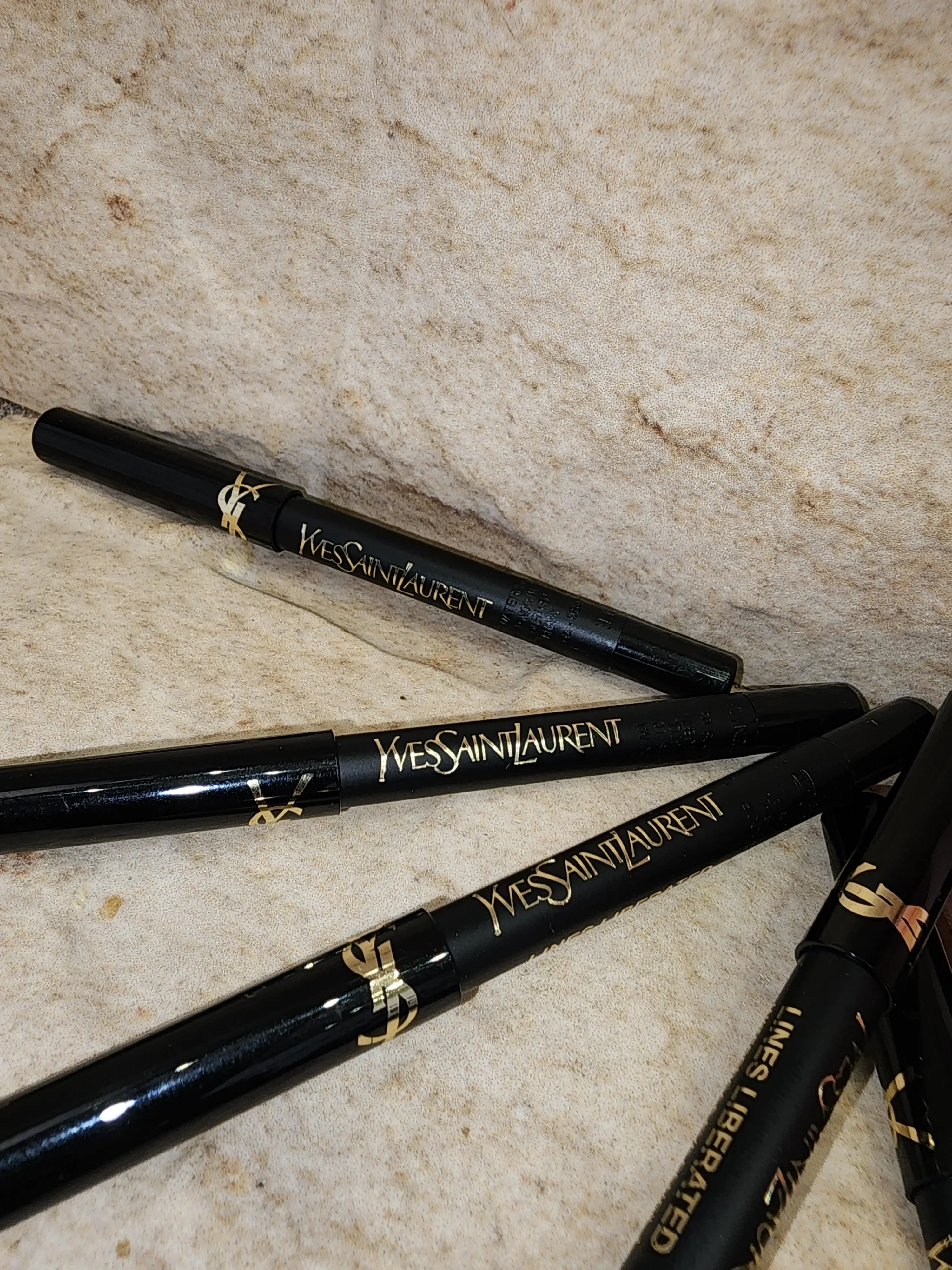 crayon petit format yeux lines liberated yves saint laurent waterproof noir - Yves Saint Laurent | Parfumerie & Parafumerie en ligne