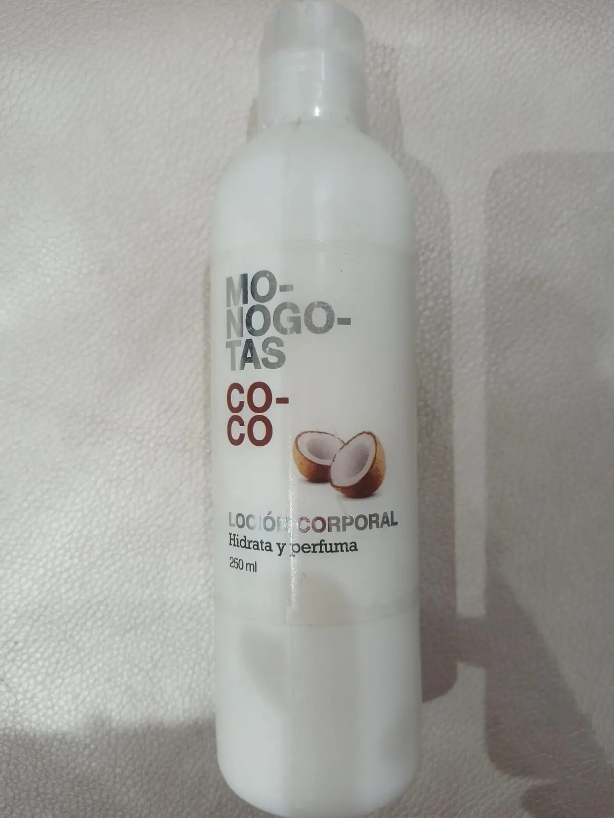 Monogotas Monogotas lotion corporelle coco 250ml - Parfum et cosmétiques authentiques en vente chez Choupinette para & parfumerie